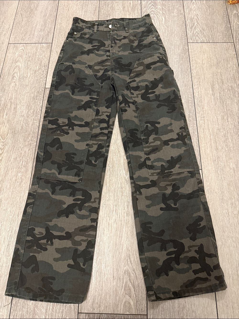 Camo Utility Wide-Leg Pants - Green/Black
